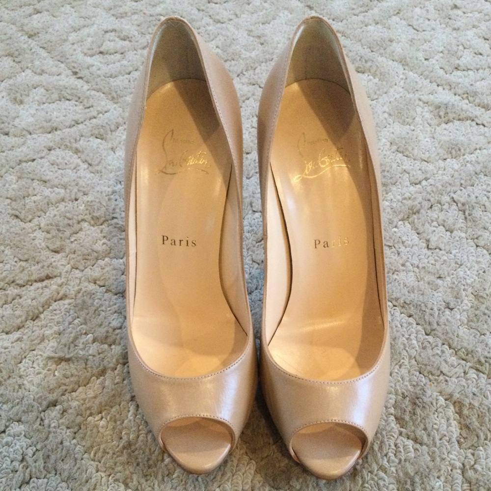 CHRISTIAN LOUBOUTIN Nude Pumps - Picture 5 of 11